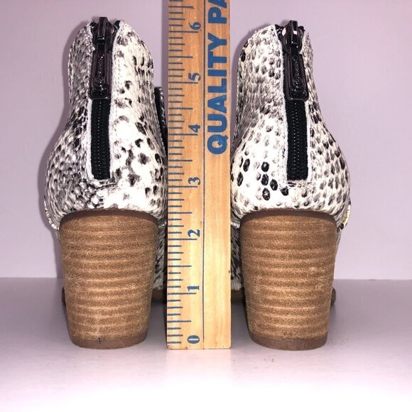 NWOT Blondo Neda Ankle Boots Snake Skin Print Leather Waterproof Booties Size 7 - Picture 5 of 12